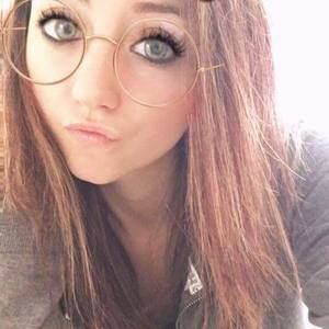 Meet your Posher, Brittney